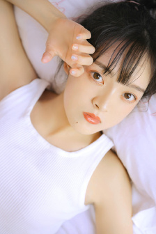 薄薄的瑜伽服下激情